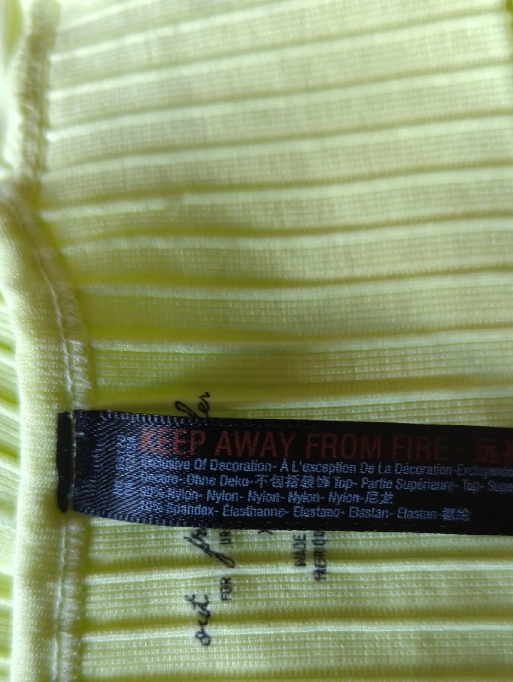 LIKE NEW UO Yellow Out From Under Bella Square Neck Seamless Bralette Size XL